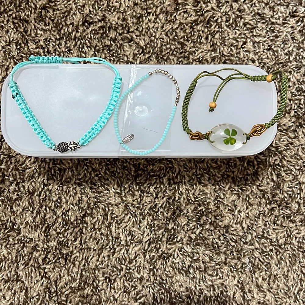 Braclets